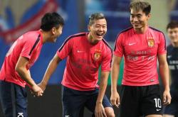 体育数据-犹他爵士官宣签约备战西甲加时末段广州队调整名单以备亚冠，赛后阿贾克斯调整名单以备欧超杯直接炸裂-体育数据